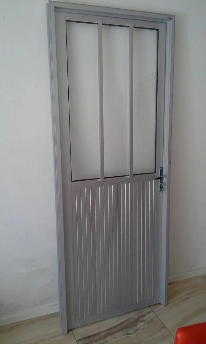 puertas de aluminio para cocina exterior - Qué es más barato puerta de aluminio o PVC