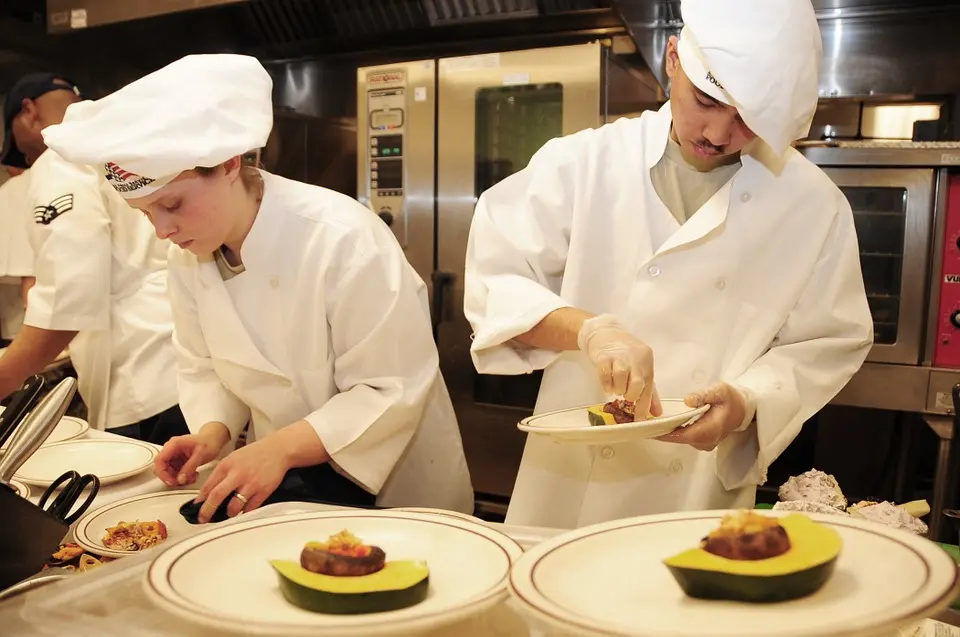 ayte de cocina - Qué hace un auxiliar de cocina sin experiencia